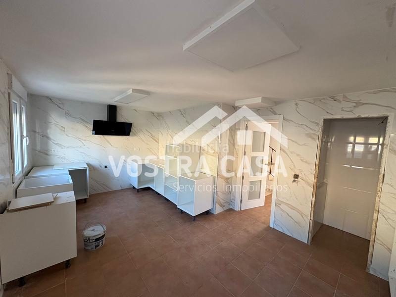 Foto a0ad4ecb-f494-4c84-bb43-6e2ceed5dcef. Xalet a girasoles a Godelleta