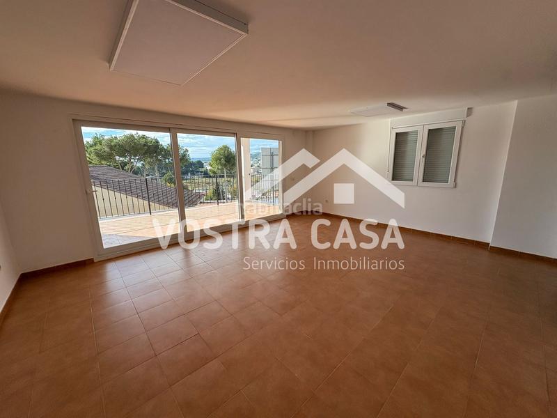 Foto ec09aac0-c8a5-4fac-a29e-b46dca03eba7. Xalet a girasoles a Godelleta