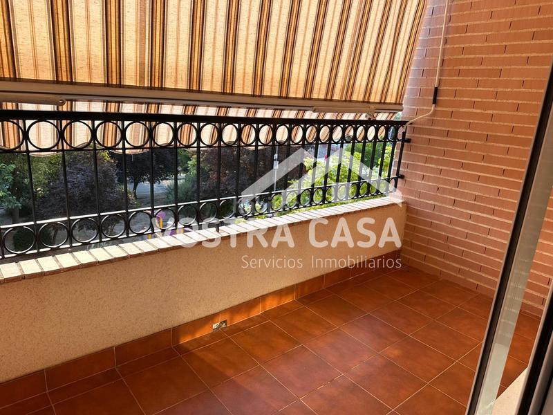 Foto 333806ab-e958-4065-954e-9e14477cae28. Pis a fuente flores a Requena