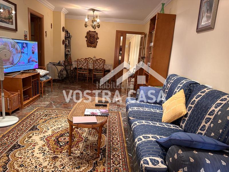 Foto 3b059674-d189-4a59-b699-6443b4af1518. Pis a fuente flores a Requena