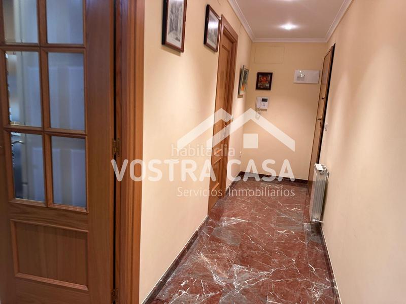 Foto 4e68fede-6046-4f18-90a1-60f4b339d568. Pis a fuente flores a Requena