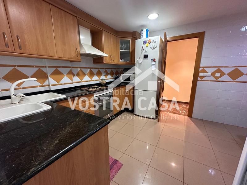 Foto 58e0f647-5791-473a-8a7f-8877e2b7464a. Pis a fuente flores a Requena