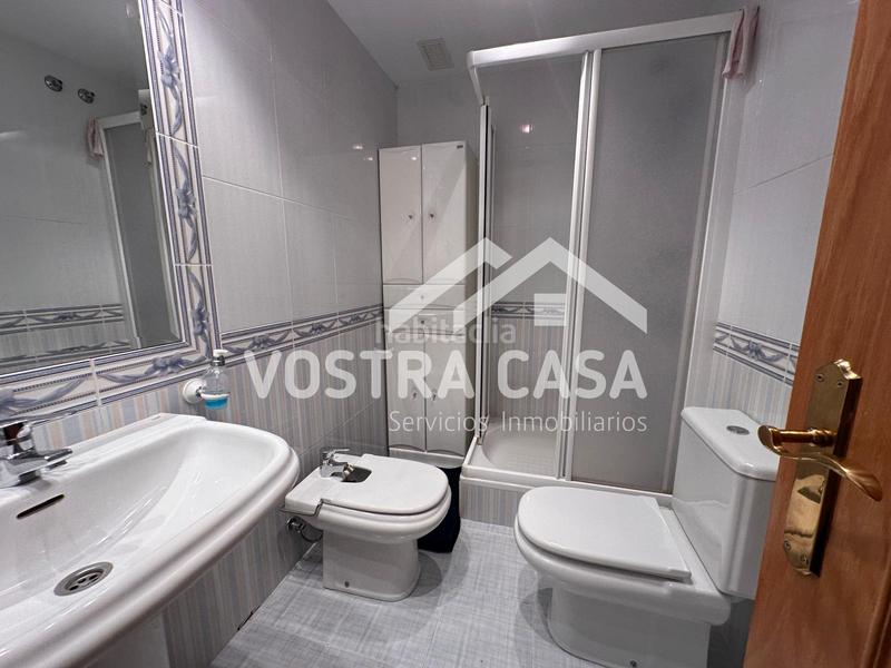 Foto 61255c48-04bb-43f1-a19b-c386de376f8b. Pis a fuente flores a Requena