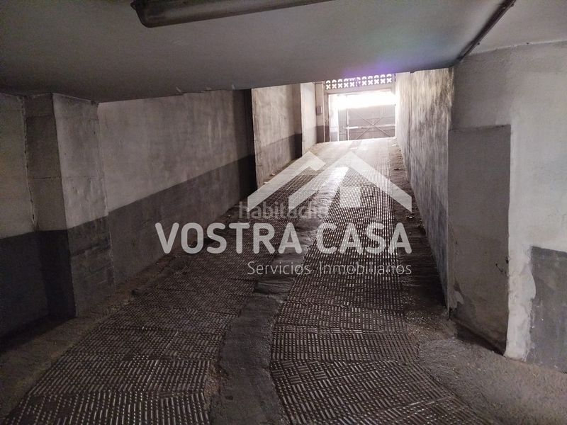 Foto 00c50c6f-2f4e-4a57-b7f4-b41d75a688d4. Posto auto in av general pereyra 15 46340 Requena (valencia) in Requena