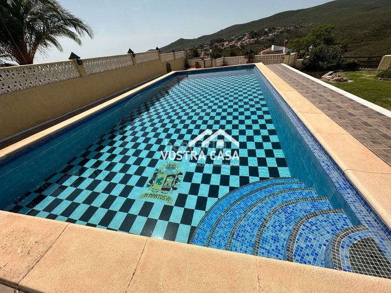 Foto fe0b51fd-fdbd-4619-9df8-f0c5f04e8a81. Chalet en once en Turís