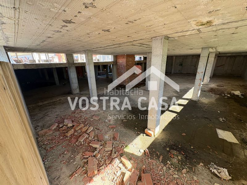 Foto c31b9381-5dda-42fd-88fa-899b5170bdef. Edifici a la losa a Centro Chiva