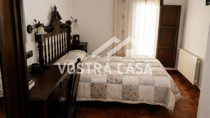 Foto ebb78a41-7ed1-4d2e-89dd-a46fc4cc2240. Casa pareada en purisima en Requena