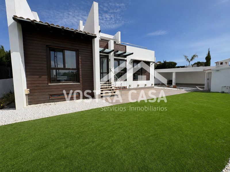 Foto 05bbb6d7-b065-4f1d-861e-ef36a9692412. Chalet en veintiuno en El Bosque Chiva