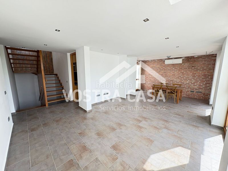 Foto 4517e691-825c-4f69-bcac-59676b2b5ebd. Chalet en veintiuno en El Bosque Chiva