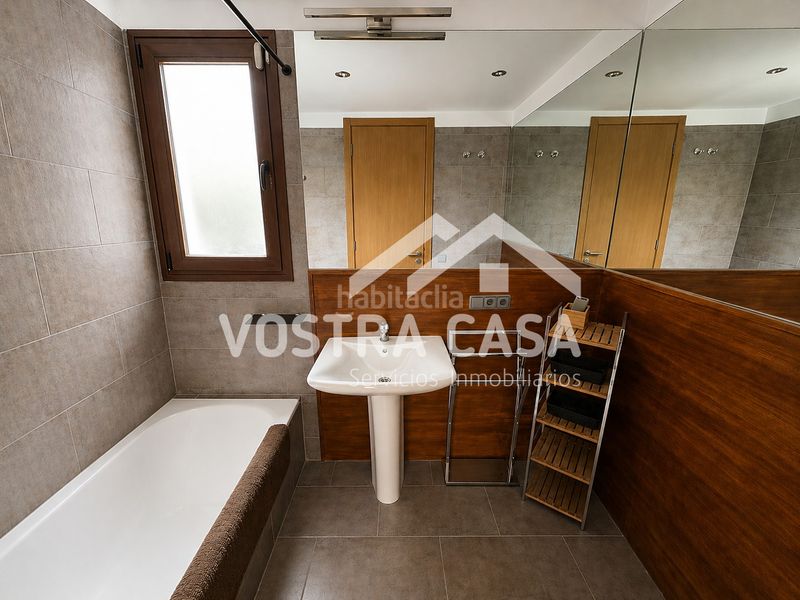 Foto a240a00f-1009-408a-b12f-39aa2ebd128f. Chalet en veintiuno en El Bosque Chiva