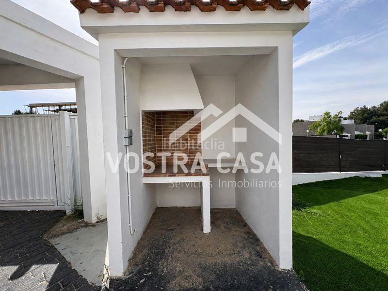 Foto e0264b60-da71-49f9-82ac-1b3a563cb82b. Chalet en veintiuno en El Bosque Chiva