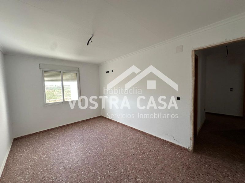 Foto 1fcdba14-d38a-44af-b267-6d1c577f0054. Pis a las tahullas a Requena