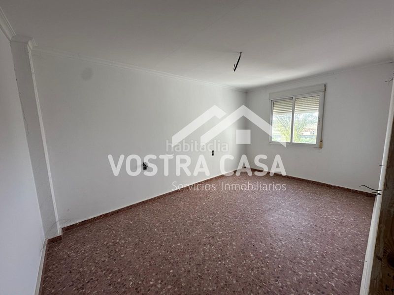 Foto 9e352b7e-f0fb-40a5-a521-dc0b5be336bc. Pis a las tahullas a Requena