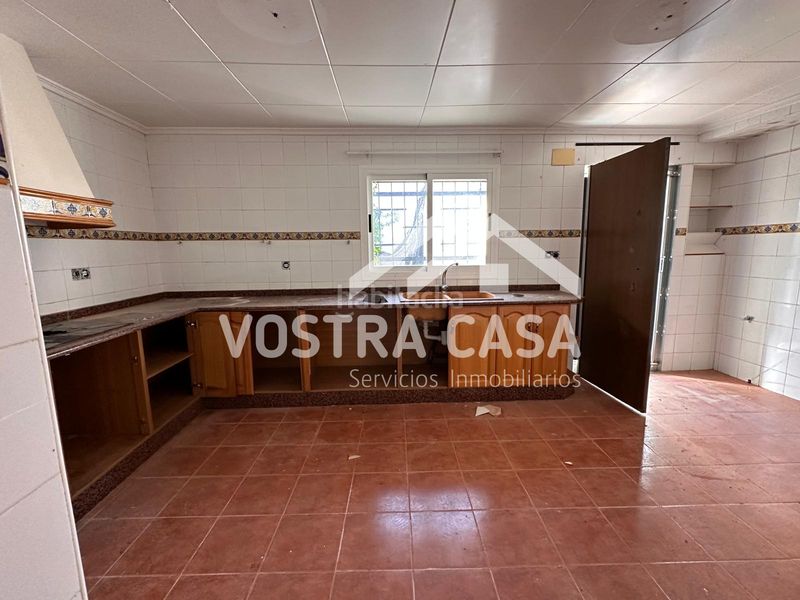 Foto c3914636-d412-4a9c-a00d-f2fe0d8cf03d. Towny house in camporrobles-las cuevas in Utiel