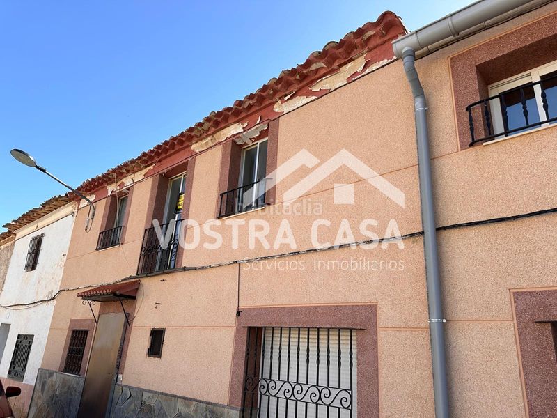 Foto e85c3537-8d29-48ba-a0c8-de81c0cfb8b8. Towny house in camporrobles-las cuevas in Utiel
