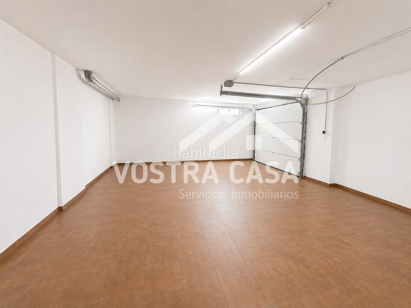Foto a0ecbba4-ce13-47b8-b609-585920fb5086. Chalet en girasoles en Quart de Poblet