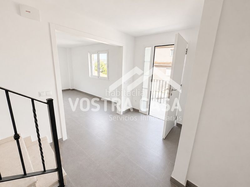 Foto d751da84-c213-49b0-a115-2496a4e97d9b. Chalet en girasoles en Quart de Poblet