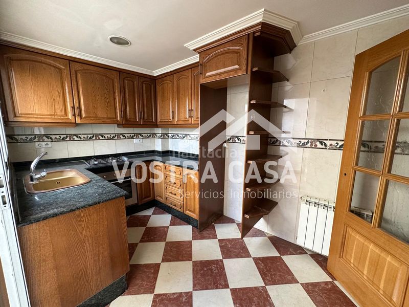 Foto c31cbf8a-f350-4319-b120-3856fca7cf95. Towny house in almazar in Utiel