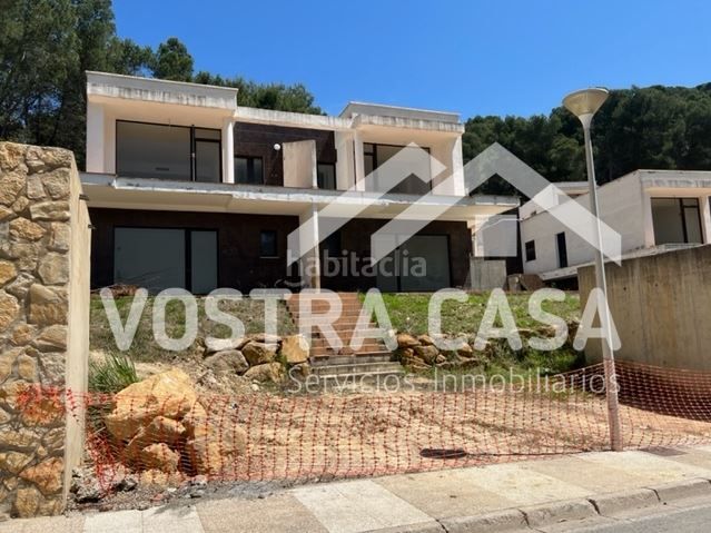 Foto 22829bfb-fb3f-4f32-b159-8616cae7618a. Xalet a calle 16 a El Bosque Chiva
