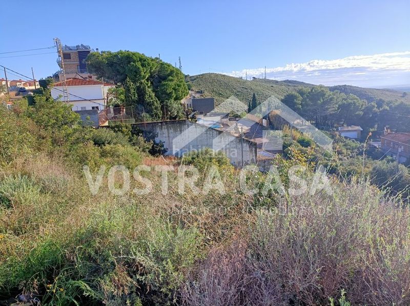 Foto c27ae1ed-9485-40f2-a69b-5c27f6359a36. Finca rústica a la lluna a Cumbres de Calicanto Torrent