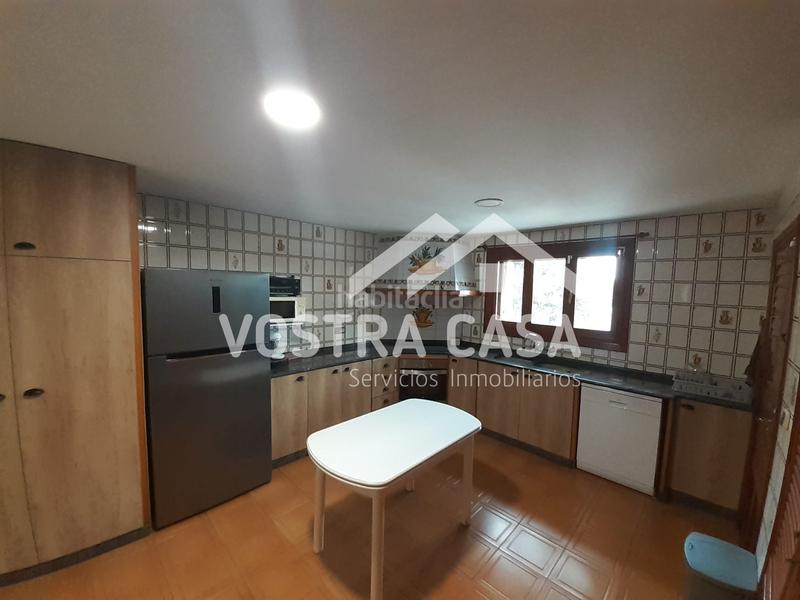 Foto afd77a48-cd57-4aab-8e11-3ae65a49de75. Xalet a siete a Godelleta