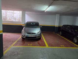 Location Parking voiture à Carrer de la unió 44. Plaça d'aparcament a la plaça vallès