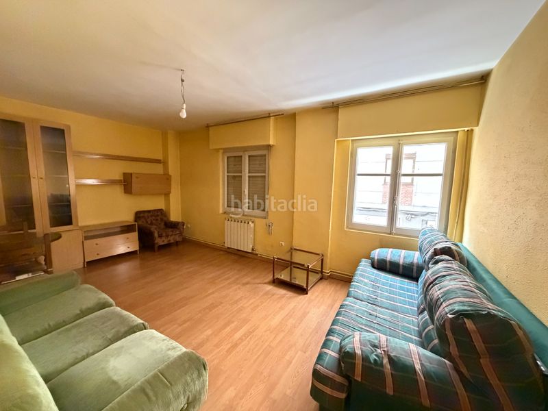 Foto b8bff19b-8925-42c7-be14-c13f4a3079f6. Piso en Circular Valladolid