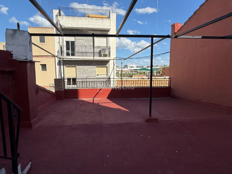 Foto c9669822-b83d-44a3-9506-d07642c54ac4. Casa adossada a Picassent