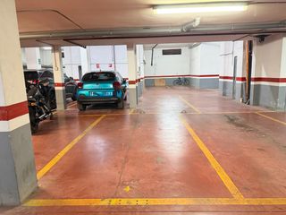Aparcament cotxe a Carrer Enrique Soriano