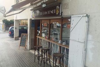 Alquiler Local Comercial en Carrer de molí de la torre 55. Se traspasa bar en badalona