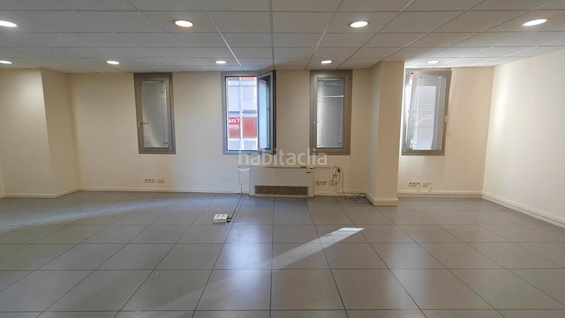 Foto 505f1240-fe46-483c-b8ea-d490fee6731c. Rent office space in carrer de montserrat 60 in Centre Mataró