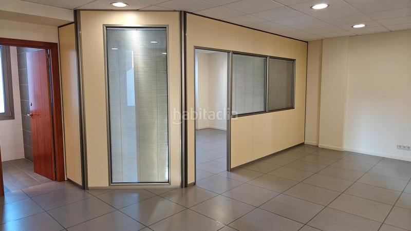 Foto cc32320e-6a6f-4b90-a377-b946a3f1671c. Rent office space in carrer de montserrat 60 in Centre Mataró