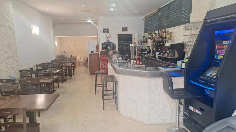 Foto 8624b0de-ab3c-43d6-a259-5b2db1a0b525. Traspaso local comercial en carrer alemanya 54 se traspasa bar con terraza en buena zona mataro en Mataró