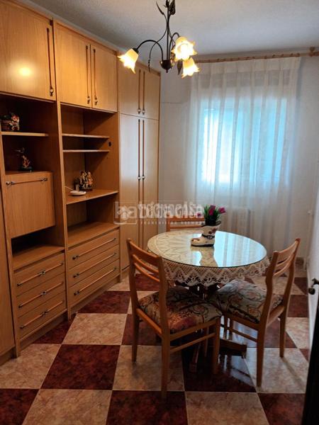 Foto fa0a49f8-95f9-4a90-a6b2-7e0277e2ae1c. Piso  en venta en Casco Histórico de Vicálvaro Madrid
