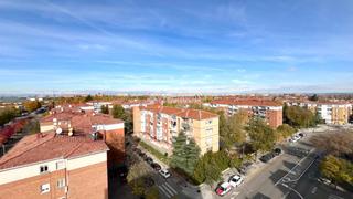 Appartement en Ambroz. Piso en venta en madrid