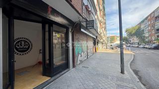 Local commercial en Ambroz. Local comercial en venta en madrid