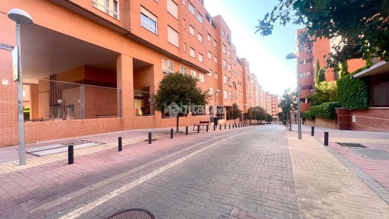 Foto 2743996a-44bb-4703-a54f-c51e8c0f3f3a. Flat with heating parking pool in Valdebernardo-Valderribas Madrid
