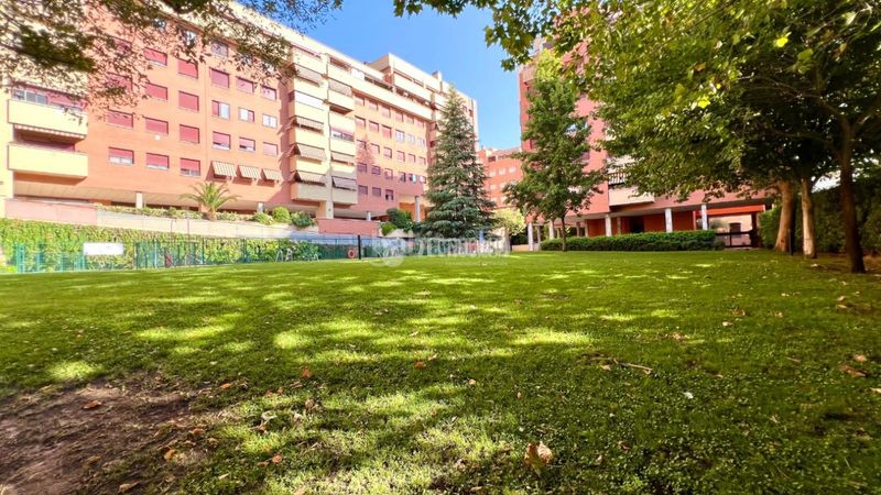 Foto 6eb965d6-046f-4246-8652-86d1f53e08e1. Flat with heating parking pool in Valdebernardo-Valderribas Madrid