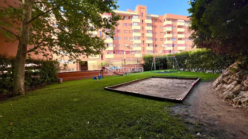 Foto 7e0b3b89-e4fc-45b5-ac03-a8039d940ddd. Flat with heating parking pool in Valdebernardo-Valderribas Madrid
