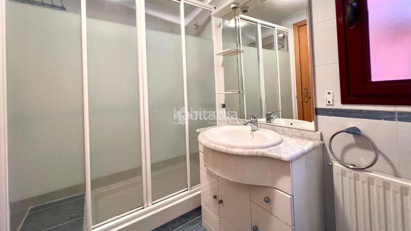 Foto 8424e87c-8522-4726-9a1c-ee8d7e6e2628. Flat with heating parking pool in Valdebernardo-Valderribas Madrid
