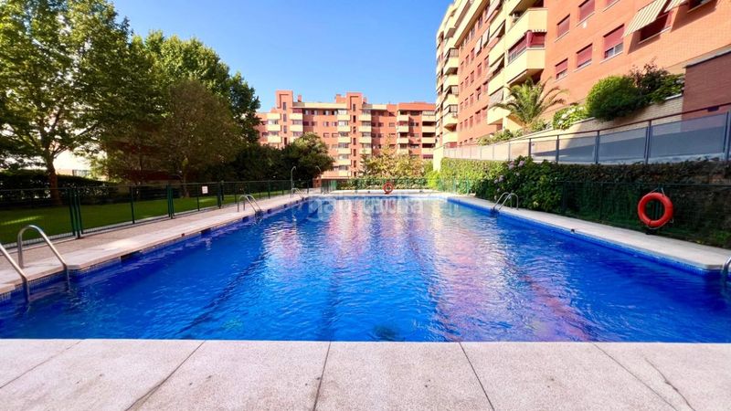 Foto 94c55dd9-d5de-4105-bcd8-198591320fc8. Flat with heating parking pool in Valdebernardo-Valderribas Madrid