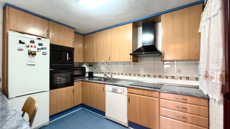Foto a95b9366-9eea-42bd-a9e3-50328e567e0b. Flat with heating parking pool in Valdebernardo-Valderribas Madrid