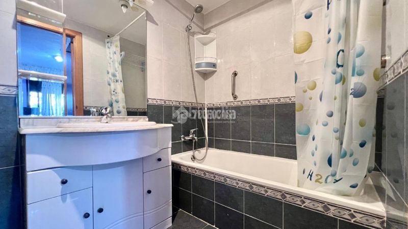 Foto ae0996e2-f17c-4de4-8fb8-345179c3bdac. Flat with heating parking pool in Valdebernardo-Valderribas Madrid