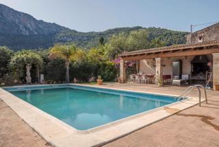 Masía en Pollença Poble. Gran finca auténtica mallorquina en venta en pollença, mallorca.