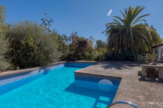 Chalet in Pollença Poble. Finca rústica a reformar, con licencia vacacional y situada en u