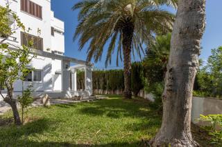 Apartment in Port de Pollença. Planta baja en venta en puerto de pollensa, con jardín privado y