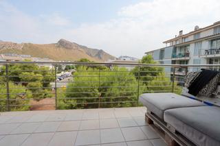 Apartament a Port de Pollença. Apartamento con terraza y vistas panorámicas a la montaña