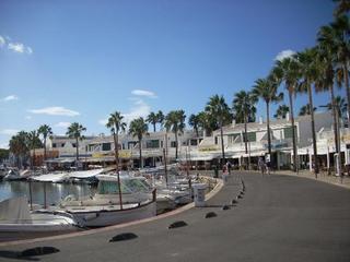 Local Comercial a Cala d´En Bosch-Serpentona. Local en zona inmejorable