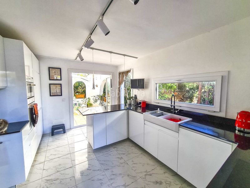 Foto 098a9793-e3e8-487f-83d5-b21e4ba90eab. Chalet mit parking pool in Cala Blanca Ciutadella de Menorca