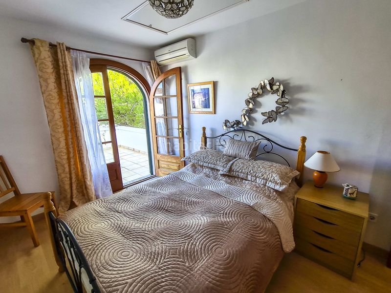 Foto 79a2414e-f49b-47a7-a0fe-61d39ed4a626. Chalet mit parking pool in Cala Blanca Ciutadella de Menorca
